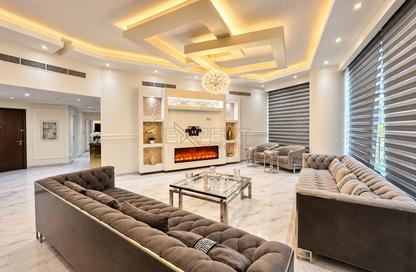 Apartment - 2 - 3 for sale in BLVD Crescent Podium - BLVD Crescent - Downtown Dubai - Dubai
