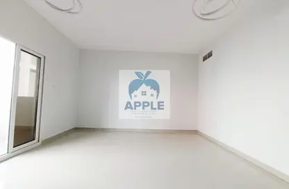 شقة - غرفة نوم - 2 حمامات للايجار في تجارية مويلح - الشارقة