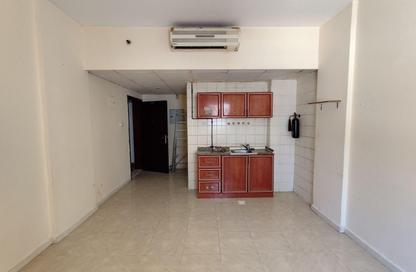Apartment - Studio - 1 Bathroom for rent in Al Butina B - Al Butina - Sharjah