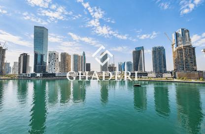 Apartment - 4 - 6 for rent in Peninsula Five - Peninsula - Business Bay - Dubai