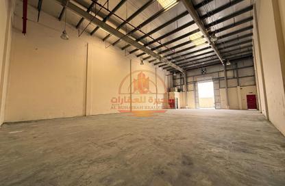 Warehouse - Studio - 4 Bathrooms for rent in Ali Mousa Building - Al Sajaa Industrial - Al Sajaa - Sharjah