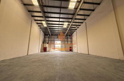 Warehouse - Studio - 4 Bathrooms for rent in Ali Mousa Building - Al Sajaa Industrial - Al Sajaa - Sharjah