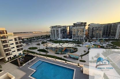 Apartment - 3 Bedrooms - 3 Bathrooms for rent in Leonardo Residences - Masdar City - Abu Dhabi