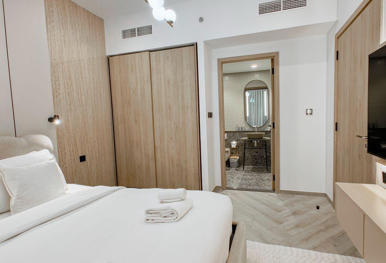 1BR RENOVATED | BRAND NEW | CANAL VIEW photo 19