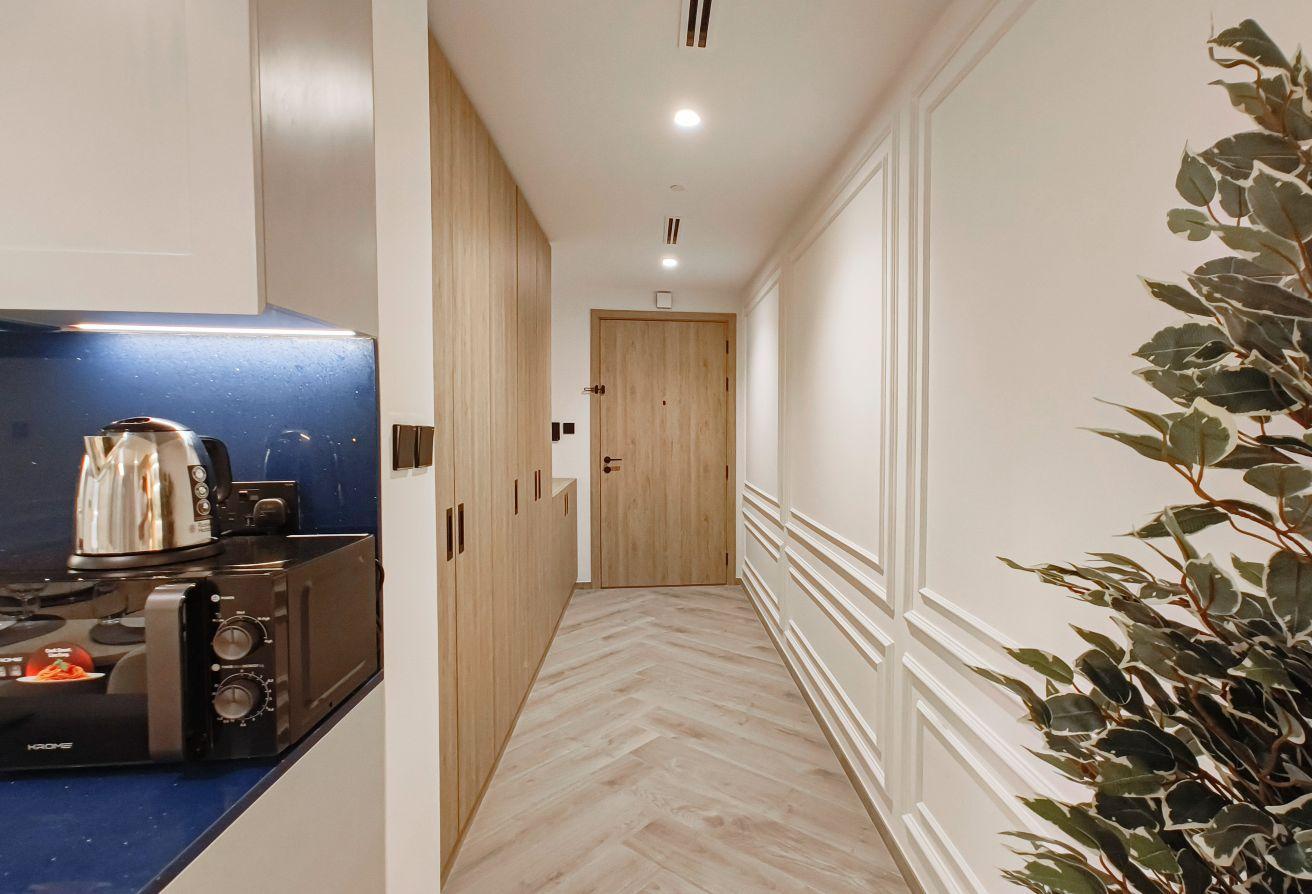 1BR RENOVATED | BRAND NEW | CANAL VIEW photo 10