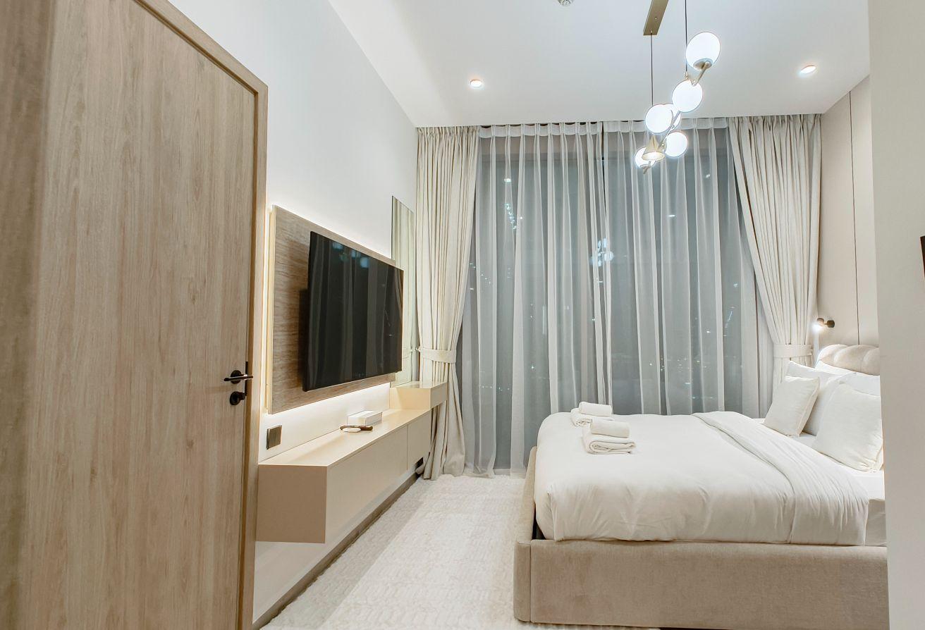 1BR RENOVATED | BRAND NEW | CANAL VIEW photo 13