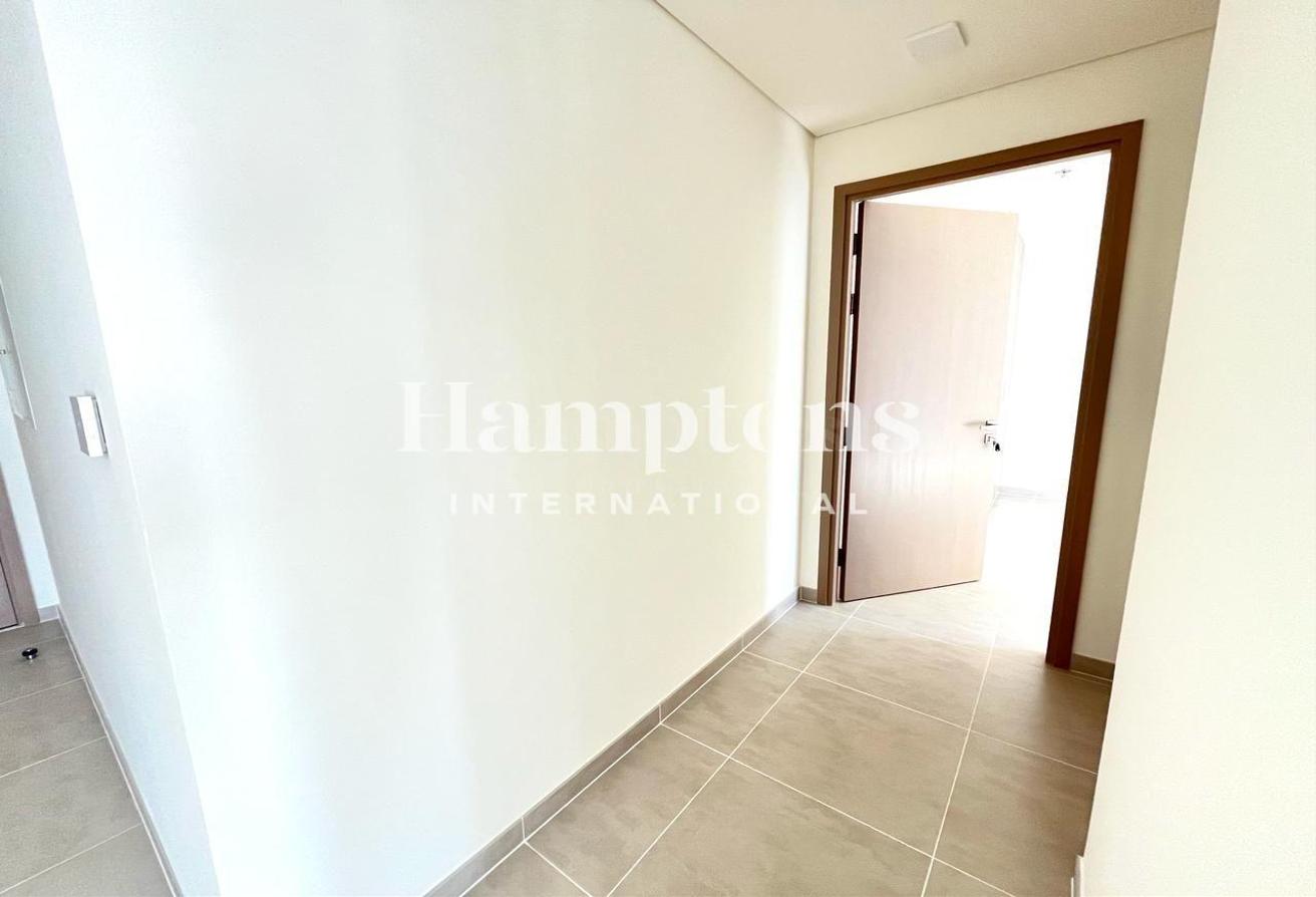 Community View | Mid-Floor | Exclusive photo 13