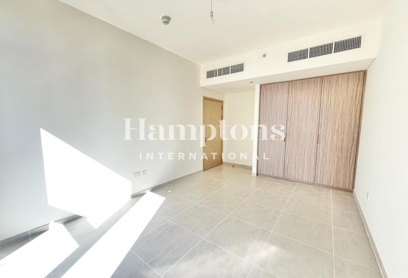 Community View | Mid-Floor | Exclusive photo 11