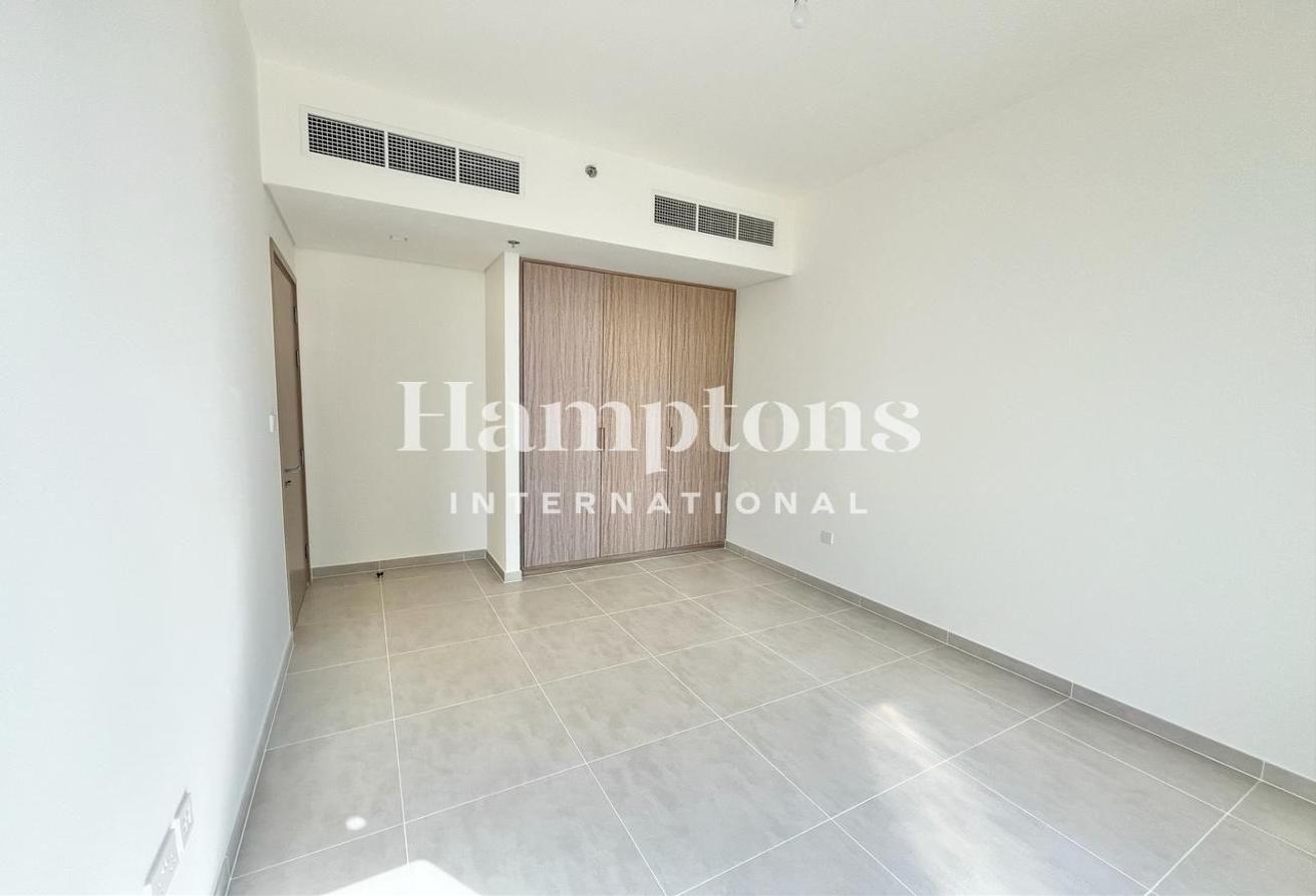 Community View | Mid-Floor | Exclusive photo 9
