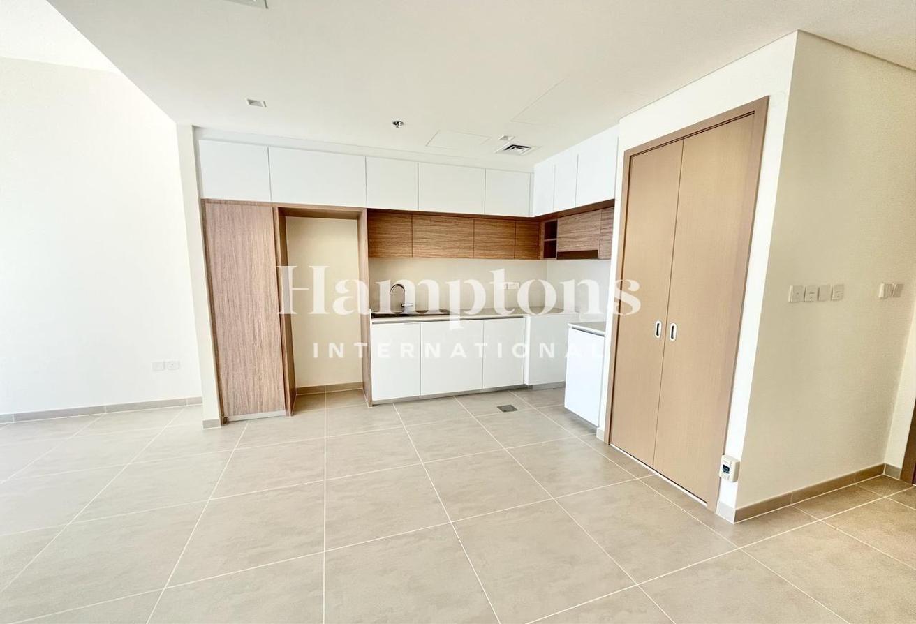 Community View | Mid-Floor | Exclusive photo 4