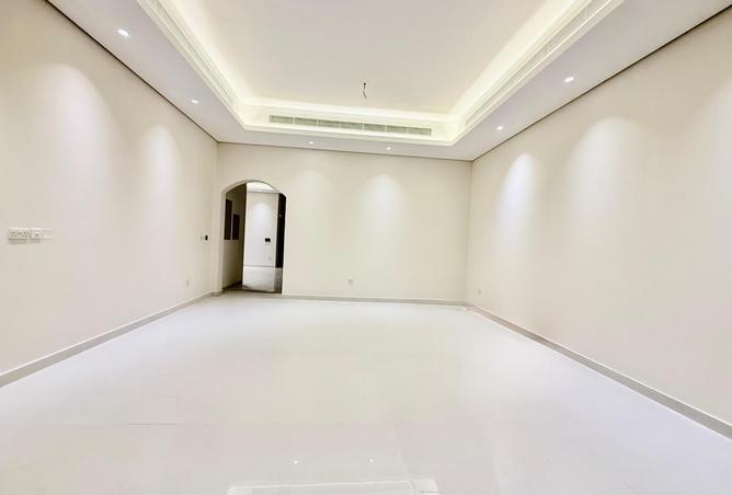 77402099 - Property Image 3