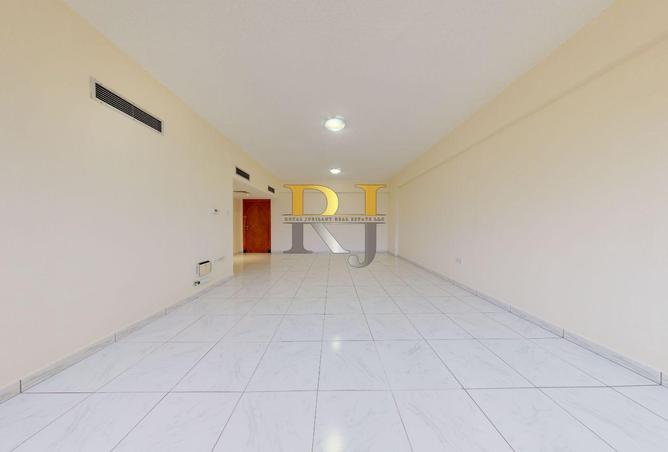 107276390 - Property Image 3