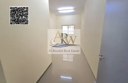 سكن عمال - استوديو - 8 حمامات للايجار في المنطقة الصناعية رقم 12 - المنطقة الصناعية بالشارقة - الشارقة سكن عمال - استوديو - 8 حمامات للايجار في المنطقة الصناعية رقم 12 - المنطقة الصناعية بالشارقة - الشارقة