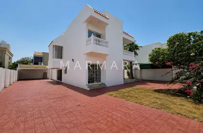 Villa - 5 Bedrooms - 5 Bathrooms for rent in Umm Suqeim 1 Villas - Umm Suqeim 1 - Umm Suqeim - Dubai Villa - 5 Bedrooms - 5 Bathrooms for rent in Umm Suqeim 1 Villas - Umm Suqeim 1 - Umm Suqeim - Dubai