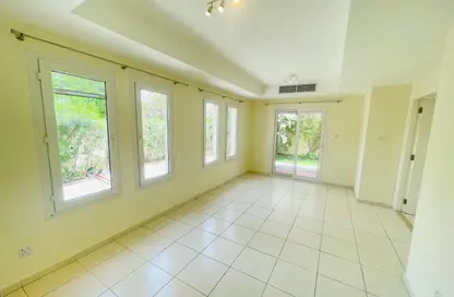 Villa - 2 Bedrooms - 3 Bathrooms for rent in Springs 14 - The Springs - Dubai