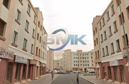 متجر - استوديو - 1 حمام للبيع في Y24 - طراز إنجليزي - المدينة العالمية - دبي