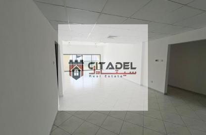 Apartment - 3 - 4 for rent in Al Majaz 1 - Al Majaz - Sharjah