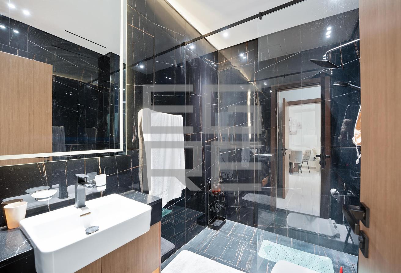 Huge unit convertable | Luxury Fully furnished photo 13
