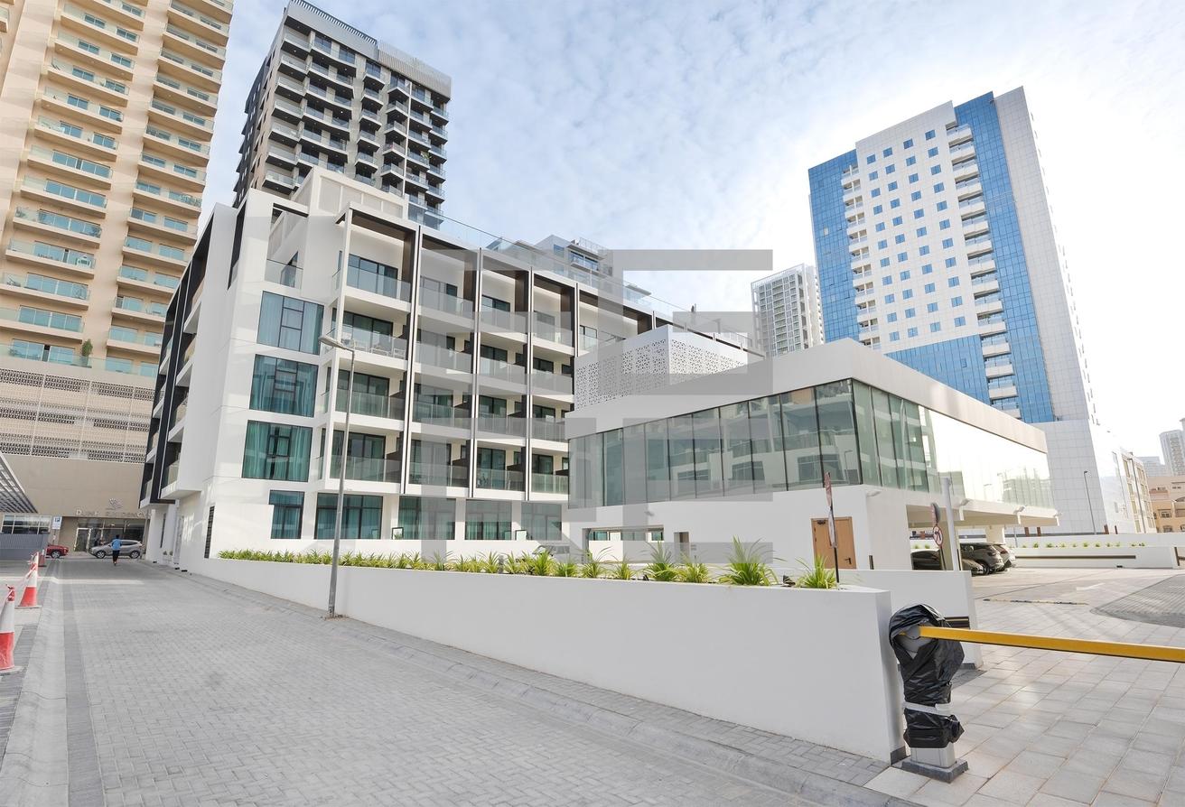 Huge unit convertable | Luxury Fully furnished photo 15