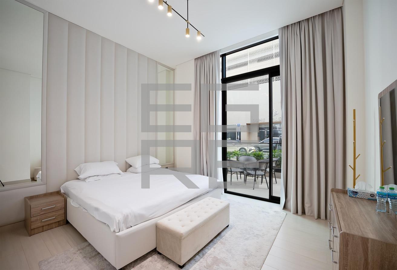 Huge unit convertable | Luxury Fully furnished photo 2