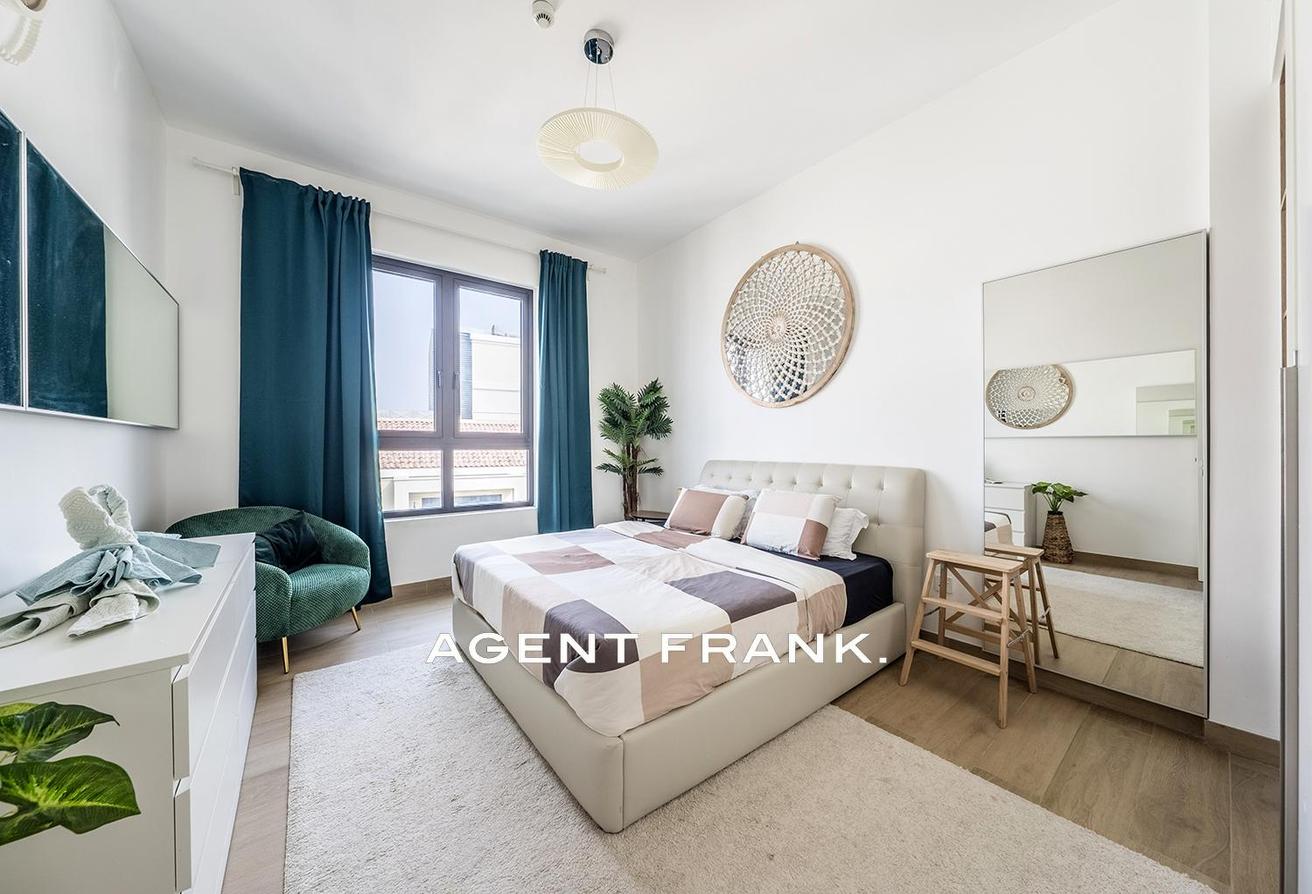 Bright | Furnished | High Floor | Prime Area photo 5