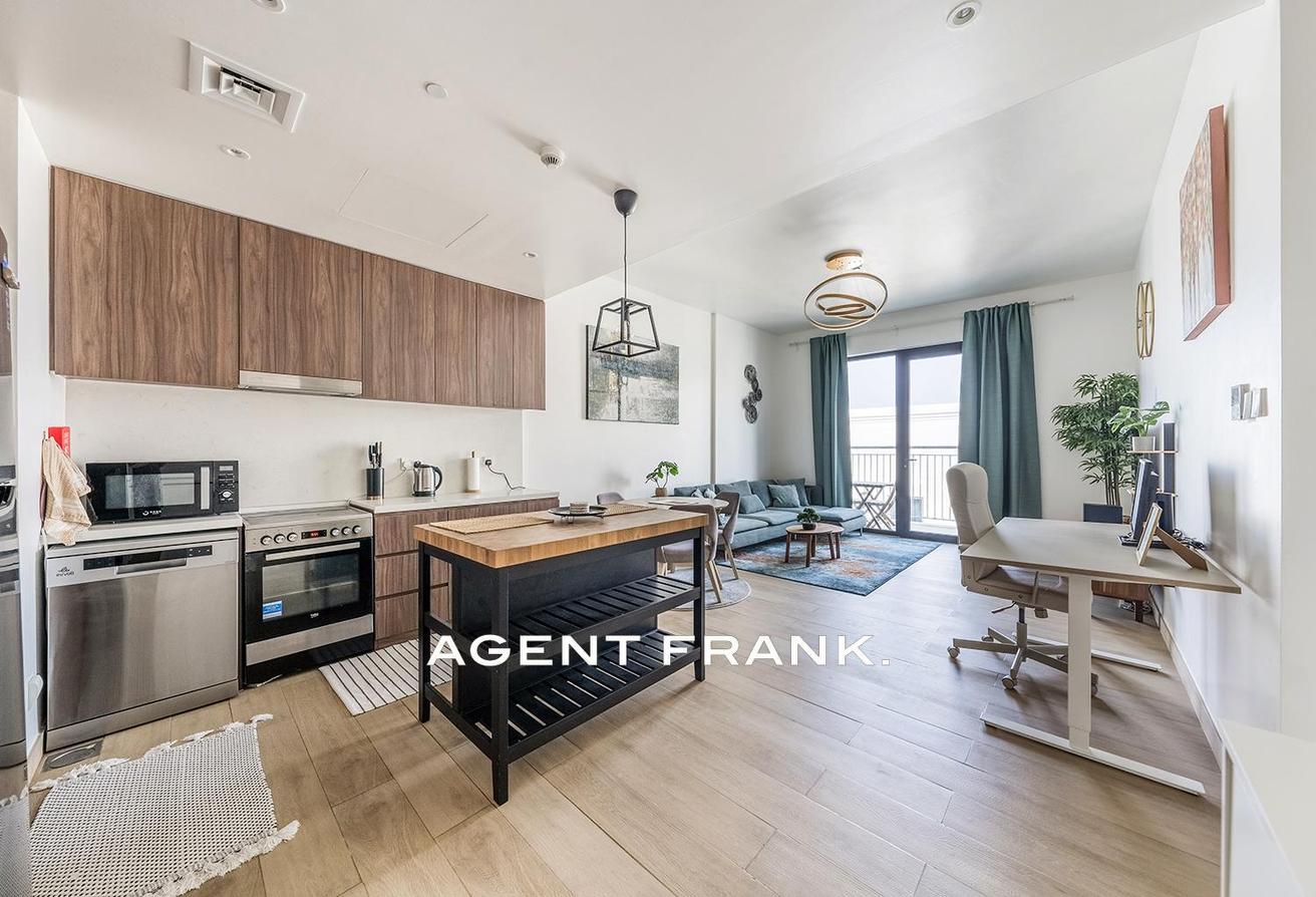 Bright | Furnished | High Floor | Prime Area photo 8