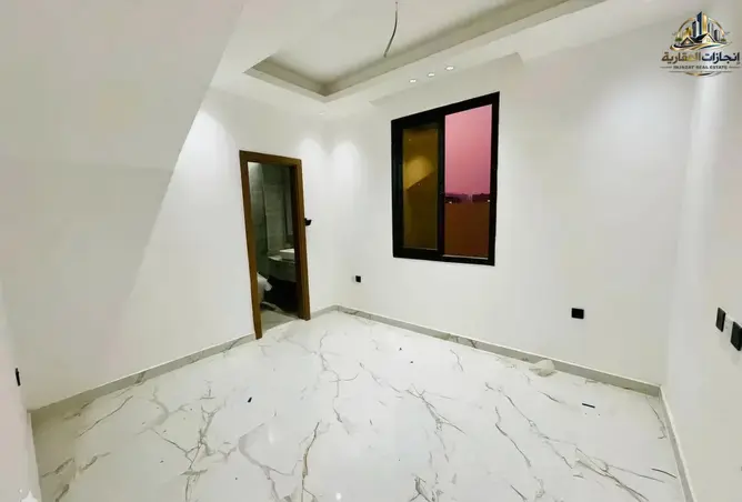 152355095 - Property Image 3