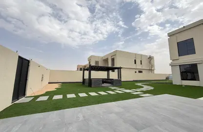 Apartment - 3 Bedrooms - 4 Bathrooms for rent in Al Aweer - Dubai