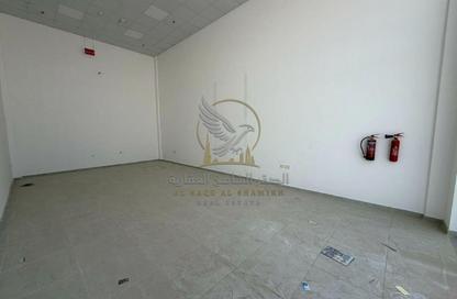 Shop - Studio for rent in Al Sajaa Industrial - Al Sajaa - Sharjah