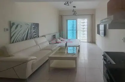 Apartment - 1 Bathroom for rent in Marina View Tower A - Marina View - Dubai Marina - Dubai