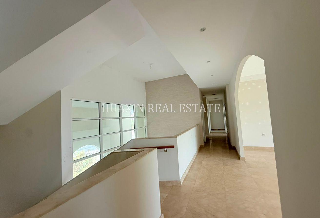 Independent | Huge Garden | Private Swimming Pool photo 14