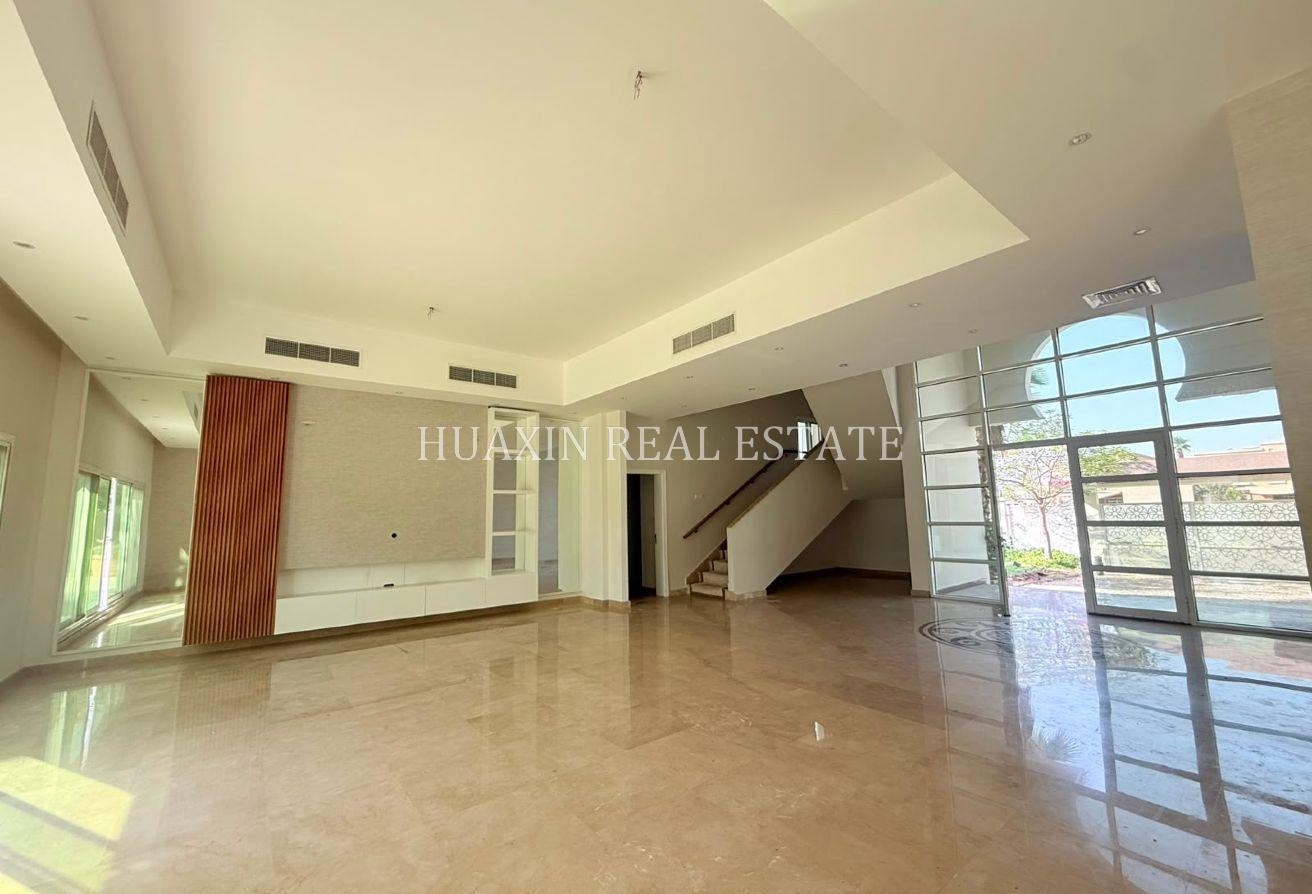 Independent | Huge Garden | Private Swimming Pool photo 6