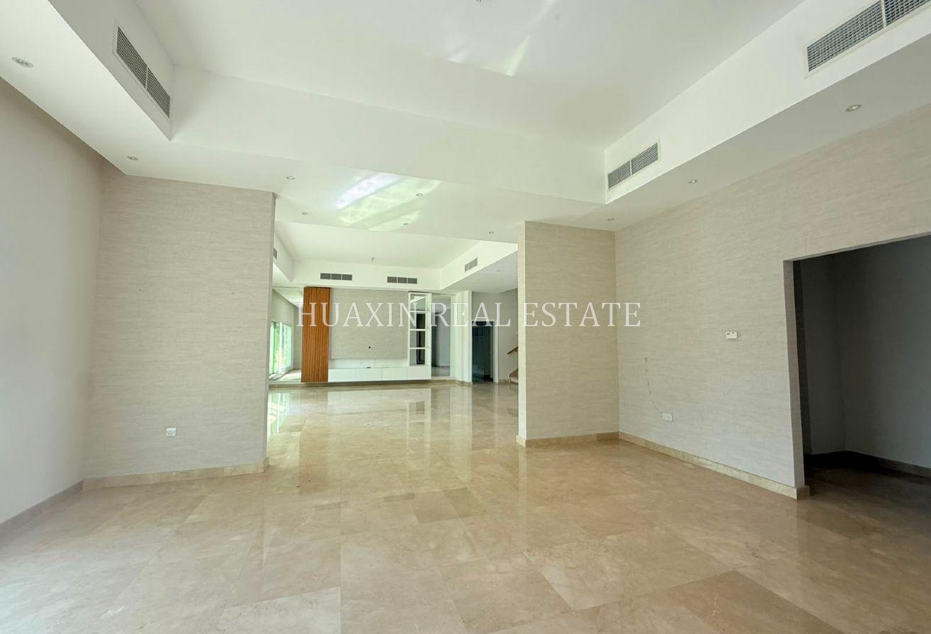 Independent | Huge Garden | Private Swimming Pool photo 7