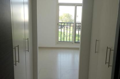 Townhouse - 2 - 3 for rent in Waterfall District - Al Ghadeer - Abu Dhabi