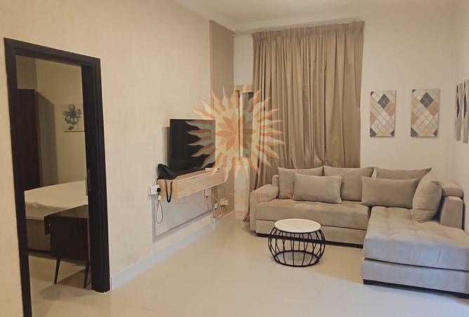 LOW-RISE CALM BUILDING | FURNISHED | FOR FAMILY