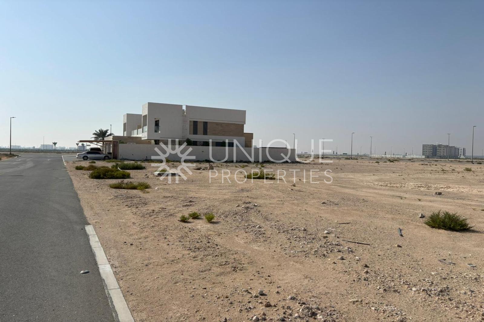 Near SZR | Vastu Compliance | Single Raw