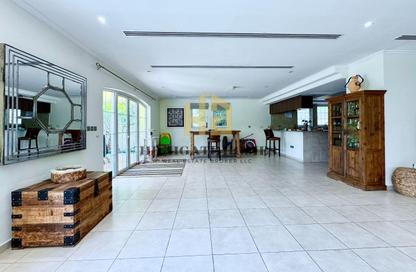 Villa - 4 - 5 for rent in Jumeirah Park - Dubai Villa - 4 - 5 for rent in Jumeirah Park - Dubai