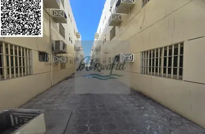 سكن عمال - استوديو - 8 حمامات للايجار في المنطقة الصناعية رقم 12 - المنطقة الصناعية بالشارقة - الشارقة