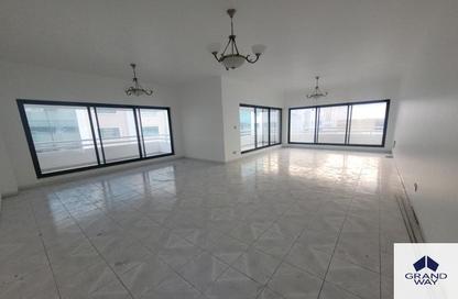 Apartment - 3 - 4 for rent in Dar Al Buteen 1 - Al Muraqqabat - Deira - Dubai