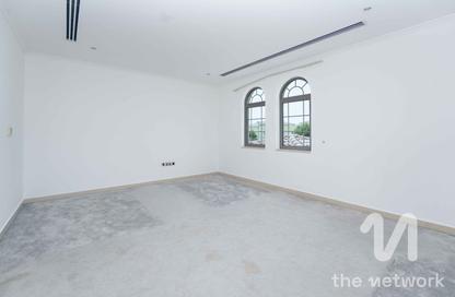 Villa - 4 Bedrooms - 5 Bathrooms for rent in District 4 - Jumeirah Park - Dubai