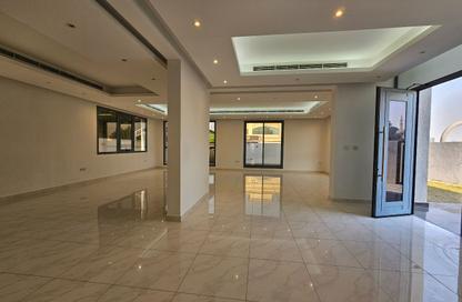 Villa - 4 - 6 for rent in Al Quoz 1 - Al Quoz - Dubai Villa - 4 - 6 for rent in Al Quoz 1 - Al Quoz - Dubai