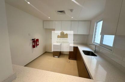 Apartment - 3 Bedrooms - 3 Bathrooms for rent in The Gardens Buildings - The Gardens - Dubai