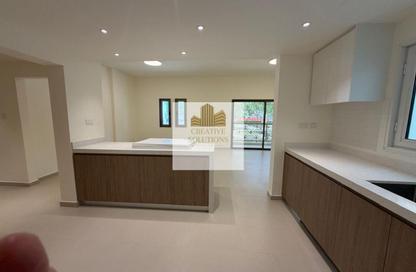 Apartment - 3 Bedrooms - 3 Bathrooms for rent in The Gardens Buildings - The Gardens - Dubai
