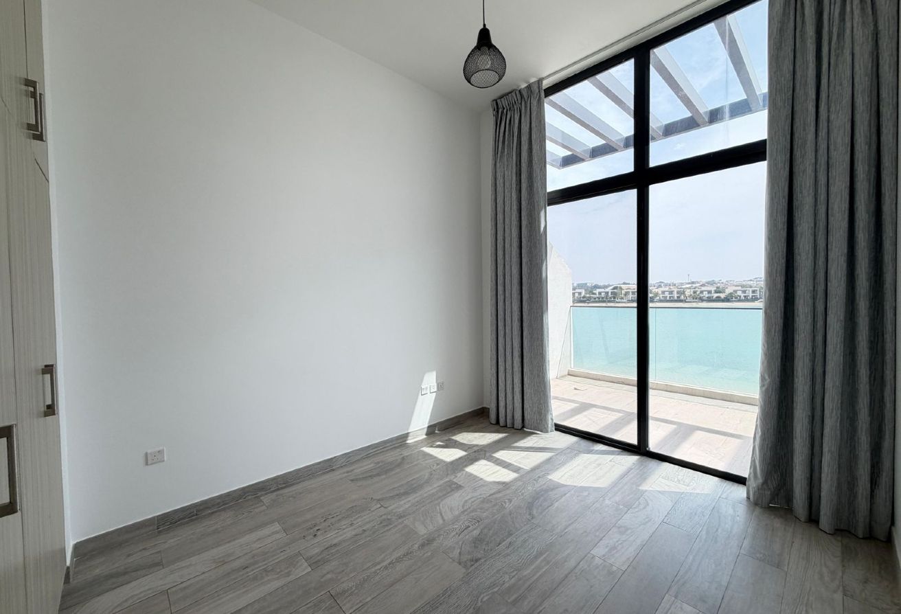 Marbella 5BR Villa | Spacious | Prime Location