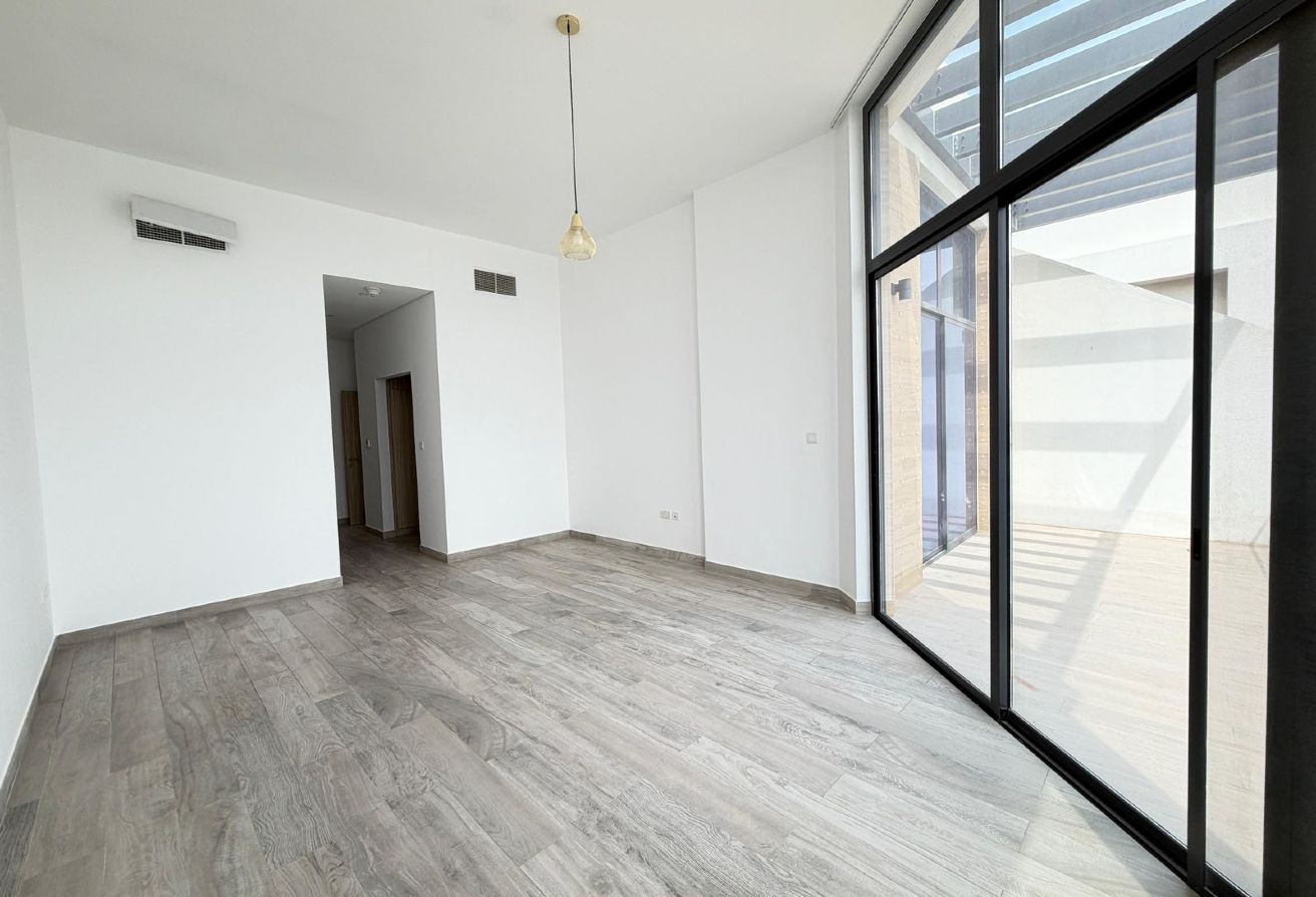 Marbella 5BR Villa | Spacious | Prime Location
