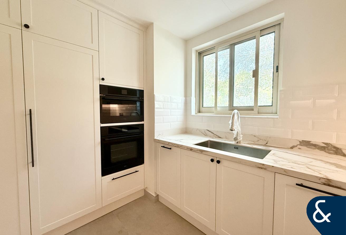 Deal of the week | Corner Plot | 4 Bedrooms photo 8