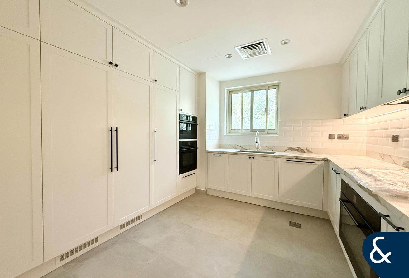 Deal of the week | Corner Plot | 4 Bedrooms photo 14
