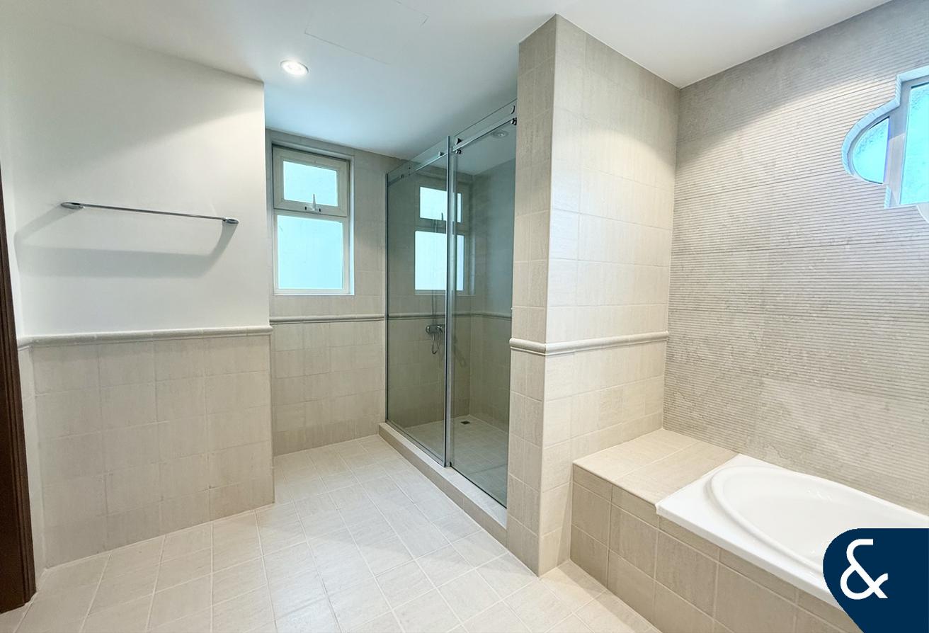 Deal of the week | Corner Plot | 4 Bedrooms photo 10