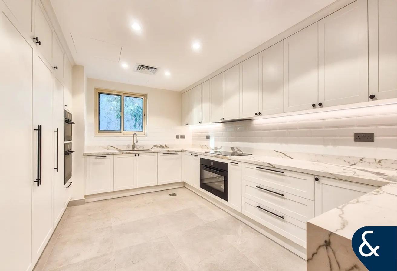 Deal of the week | Corner Plot | 4 Bedrooms photo 7