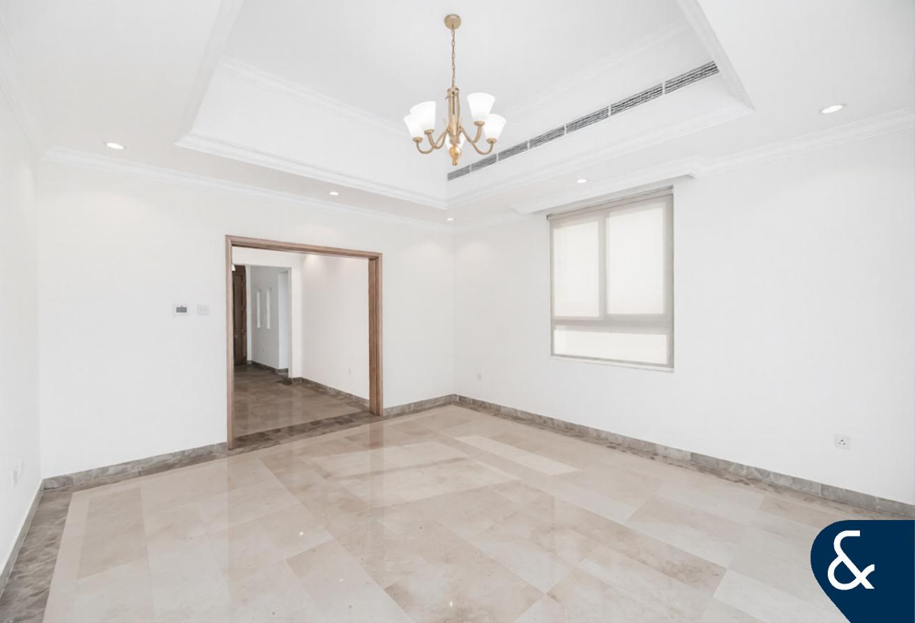Deal of the week | Corner Plot | 4 Bedrooms photo 5